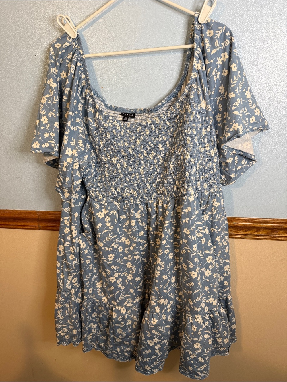 Torrid 4 (4X) Blue Floral Smocked Skater Mini Dress 100% Cotton EUC